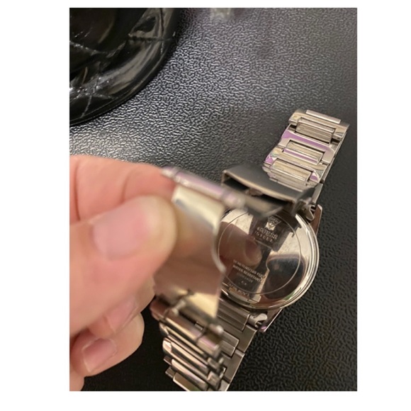 ‘Pre-Owned Men’s Guess Watch’⌚️ - Picture 7 of 9